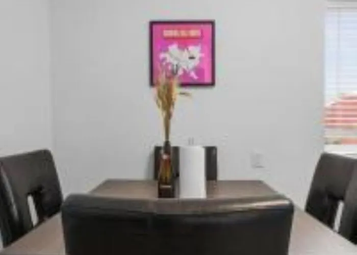East Allegheny | Driveway Parking! Apartment Pittsburgh