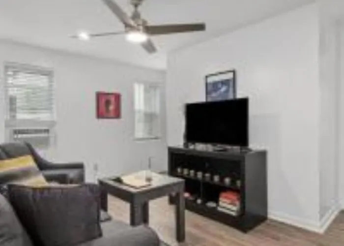 East Allegheny | Driveway Parking! Apartment *