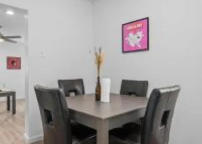 Apartment East Allegheny | Driveway Parking!