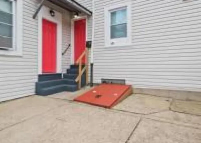 Apartment East Allegheny | Driveway Parking! Pittsburgh