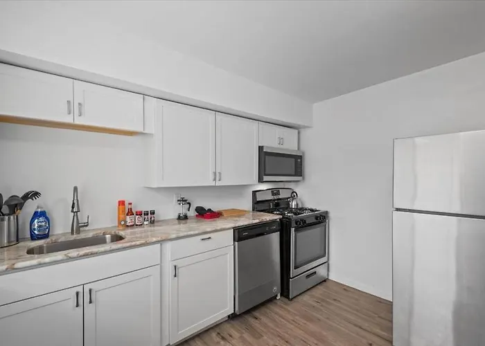 Apartment East Allegheny | Driveway Parking! *