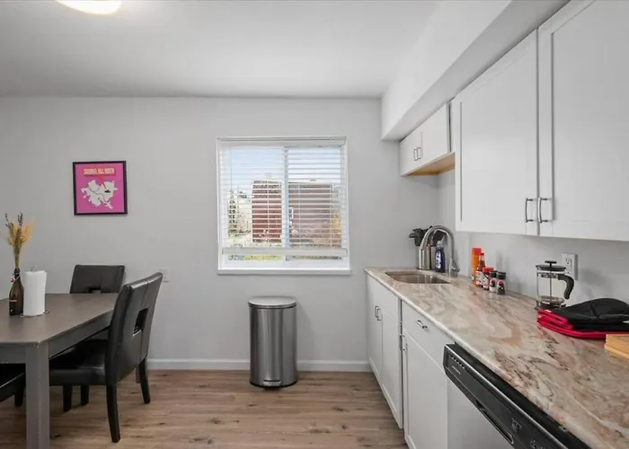 Apartment East Allegheny | Driveway Parking!
