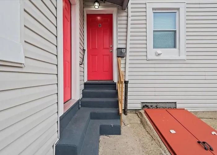 East Allegheny | Driveway Parking! Apartment