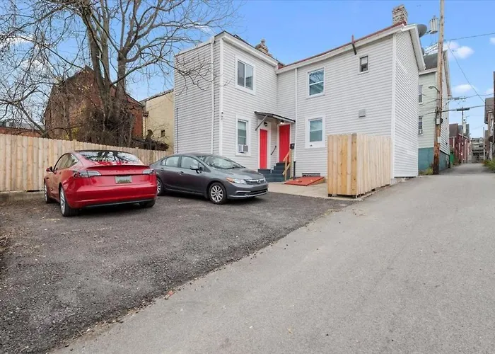 Apartment East Allegheny | Driveway Parking!