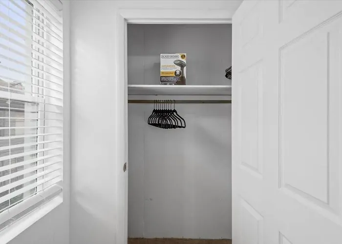 Apartment East Allegheny | Driveway Parking!